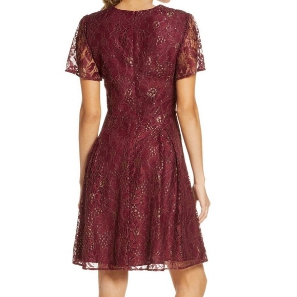 Chelsea28 Red Velvet/Burgundy Metallic Floral Lace Fit & Flare Dress
Size XXS - Picture 4 of 14
